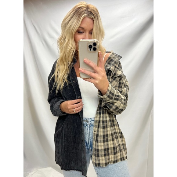 Oli & Hali Jackets & Blazers - Oli & Hali Two-Tone Black and Beige Plaid Shirt Jacket